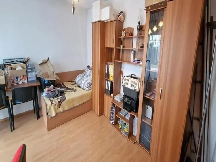 Descoperă Potențialul Casei Spațioase cu 6 Camere în Zona Viilor, București - 8