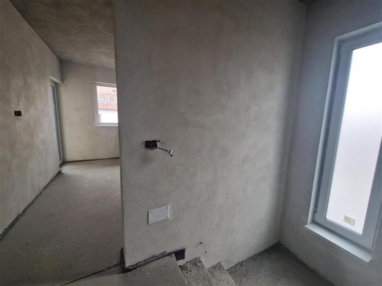 Casa P+E , teren 276 mp, parte dintr-un triplex - Statia de Salvare - 8