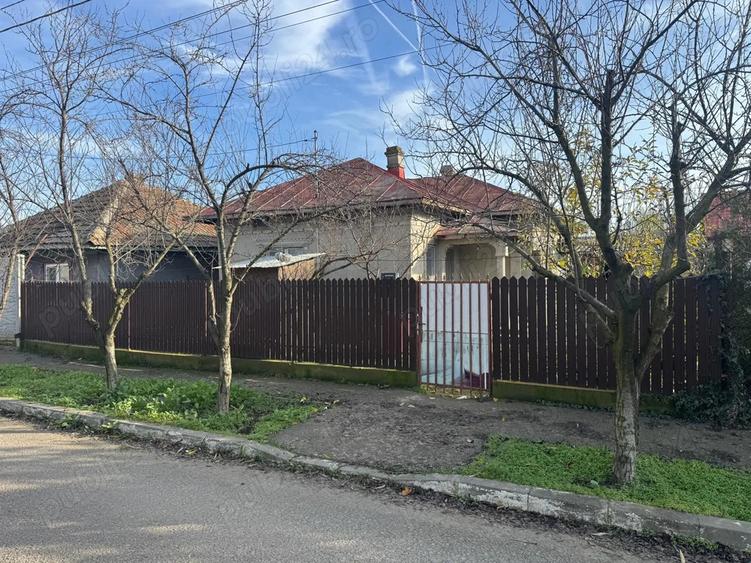 Casa de vanzare - oras Lehliu Gara - 1