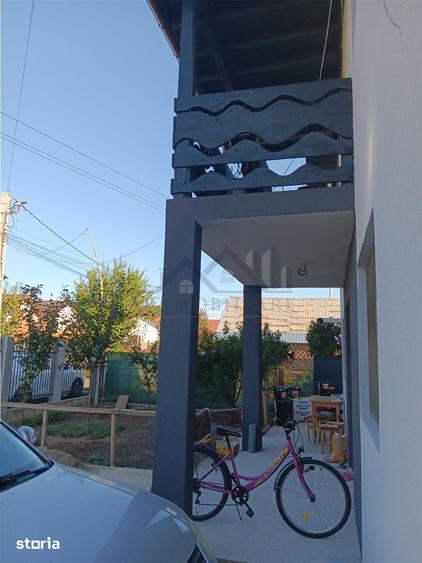 Casă cu 8 camere cu Teren 300 Mp în Ciurea