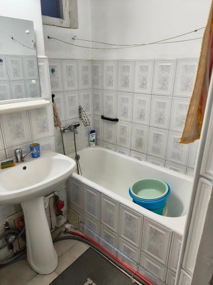 Vand apartament zona Torontalului Str. Brandusei - 16