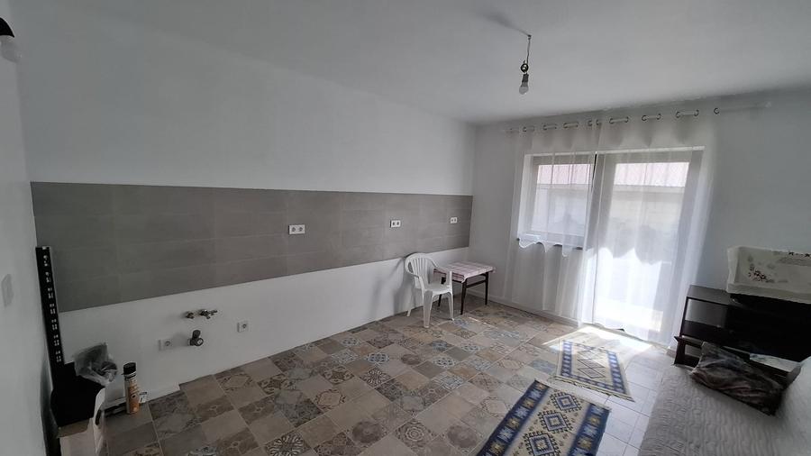 Stradal DN7, vila semifinisata, deschidere pe ambele capete - 19