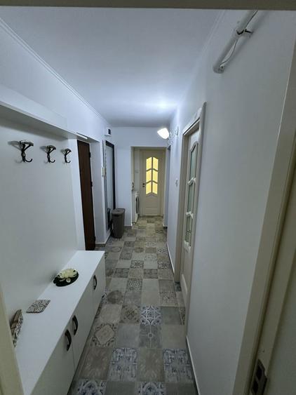 Apartament 2 cam gara et 3 , renovat ! - 6