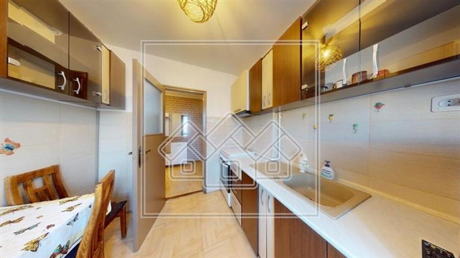 Apartament de vanzare in Sibiu - 47 mp utili + balcon - decomandat - 13