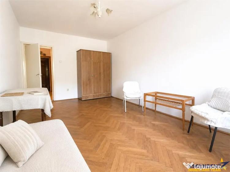 Apartament cu 3 camere decomandat în Drumul Poienii