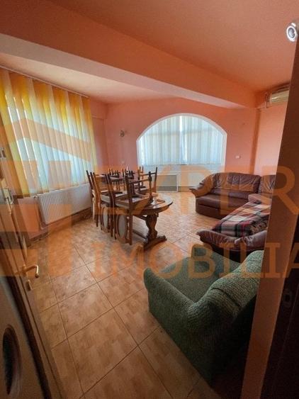 VILA cu spatii comerciale situata in zona CUMPANA - 3