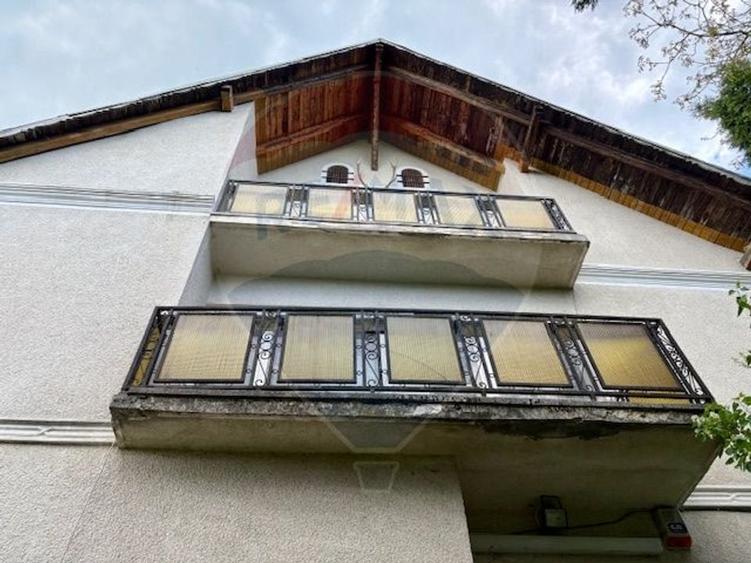 Casă / Vilă cu 7 camere de vânzare - 4