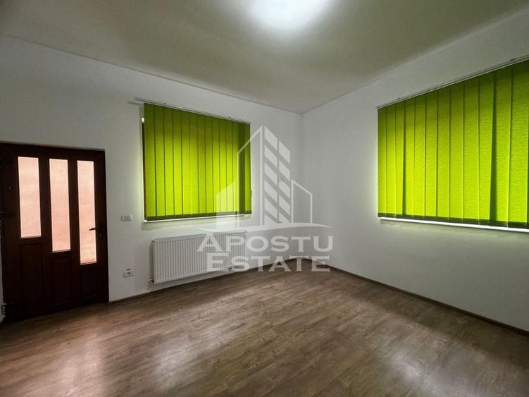 Casa individuala, 5 camere, 3 bai cu terasa si curte proprie de 400 mp - 6