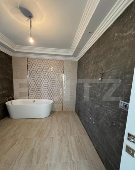 Casa cu etaj + demisol, 180 mp utili, 300 mp teren, zona Bur - 2