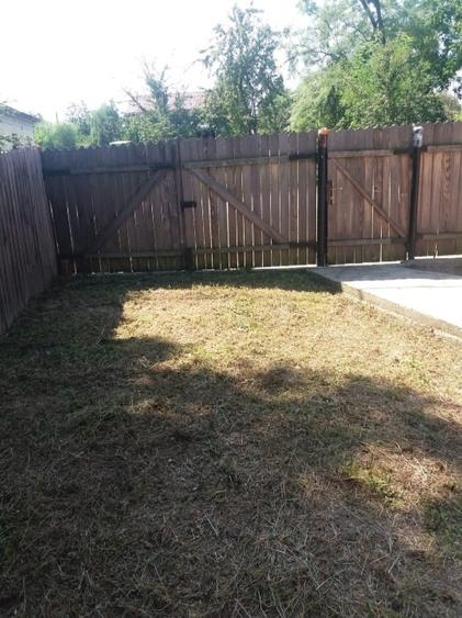 Vând casa la curte batraneasca locuibila - 5