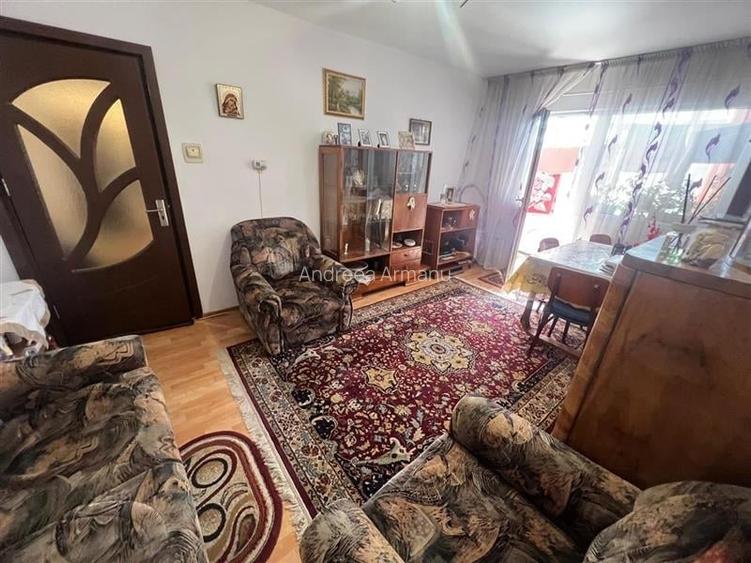 Apartament cu 3 camere decomandat - 70 mp - Zona Adriatica, Str. Aleea Visinului