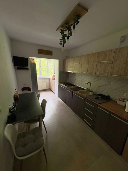 Apartament cu 3 camere, 2 bai, Racadau, Str. Molidului - 1