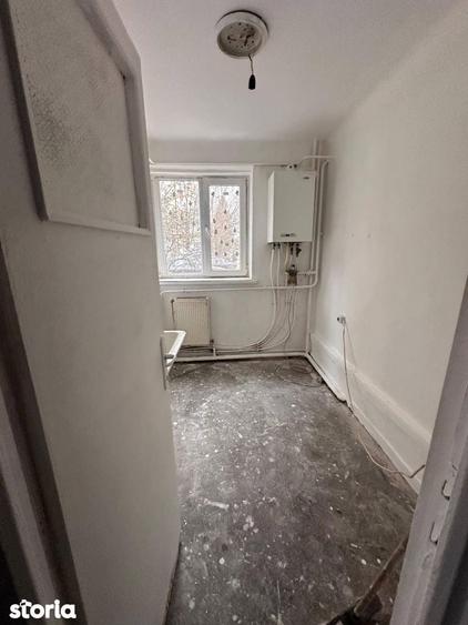 De vanzare apartament cu 3 camere, 2 debarale, zona excelenta 48.000e - 5
