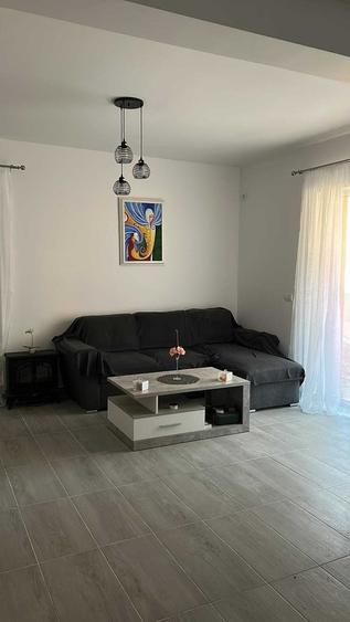 Apartament cu 2 camere decomandat în Giroc