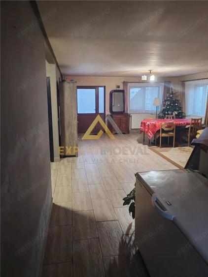 Cas #259; Mocira 5 ari teren pret de apartament - 2