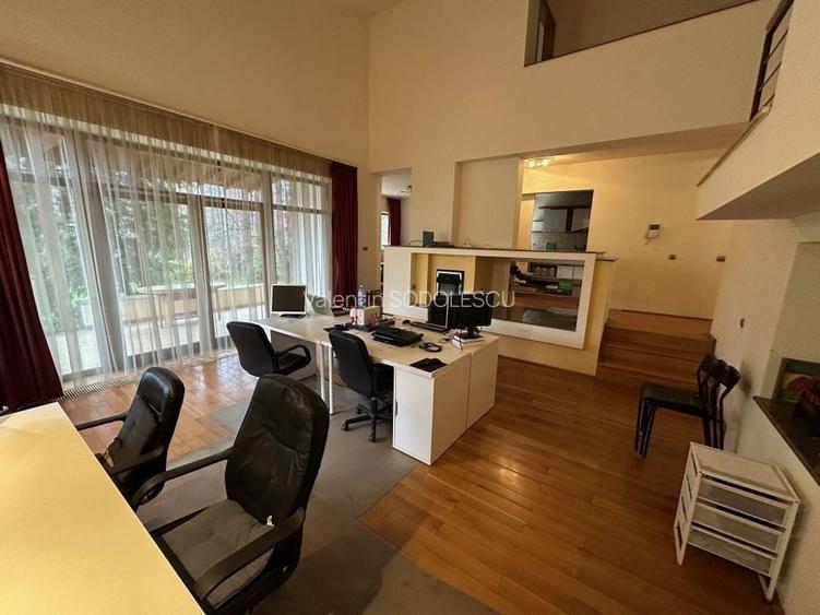 Casă / Vilă cu 6 camere în zona  Calea Aradului