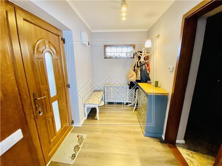 Casa de vanzare in Sibiu - 4 camere si 2 bai - cu piscina - 15