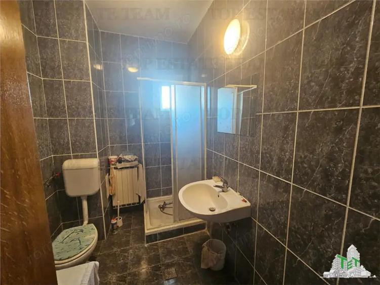 Vila spatioasa 525metri totali de inchiriat in centru Bolintin-Deal - 39