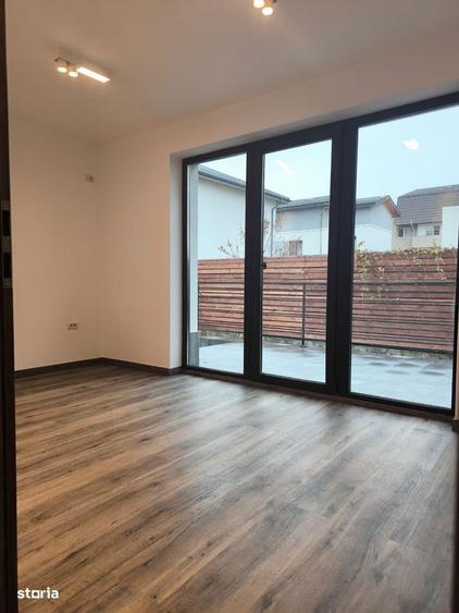 Vand apartament 3 camere cu gradina mare - 1