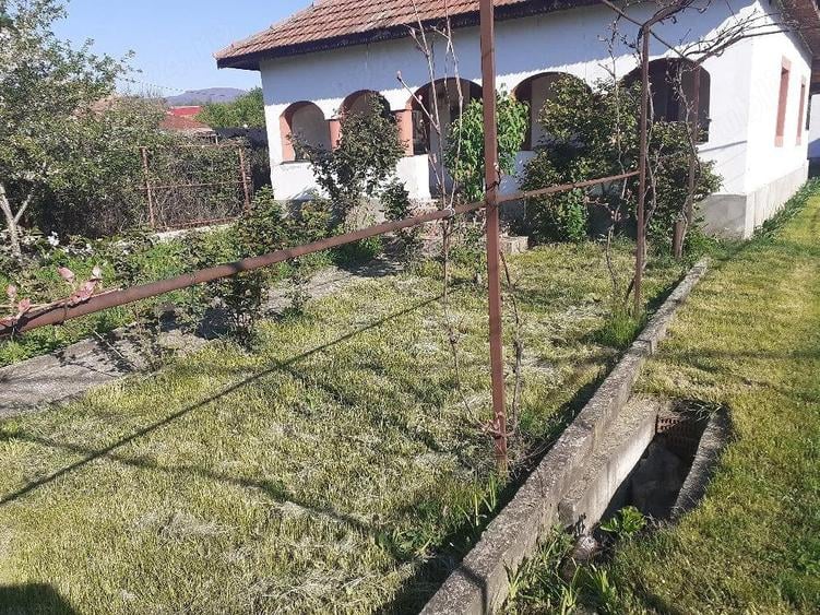 casa 4 camere plus dependinte. - 2
