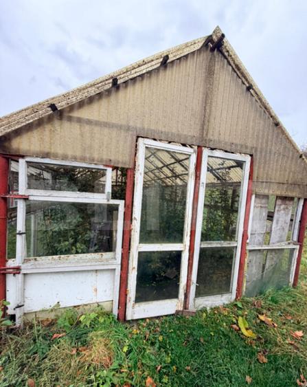 Casa de vanzare proprietate generoasa 2.285 m2 teren - 14