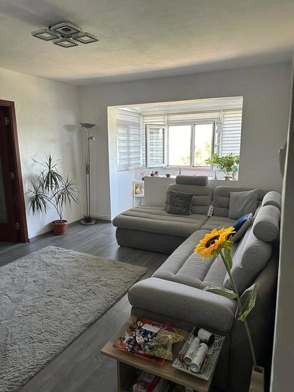 Apartament cu 2 camere nedecomandat în Km 4