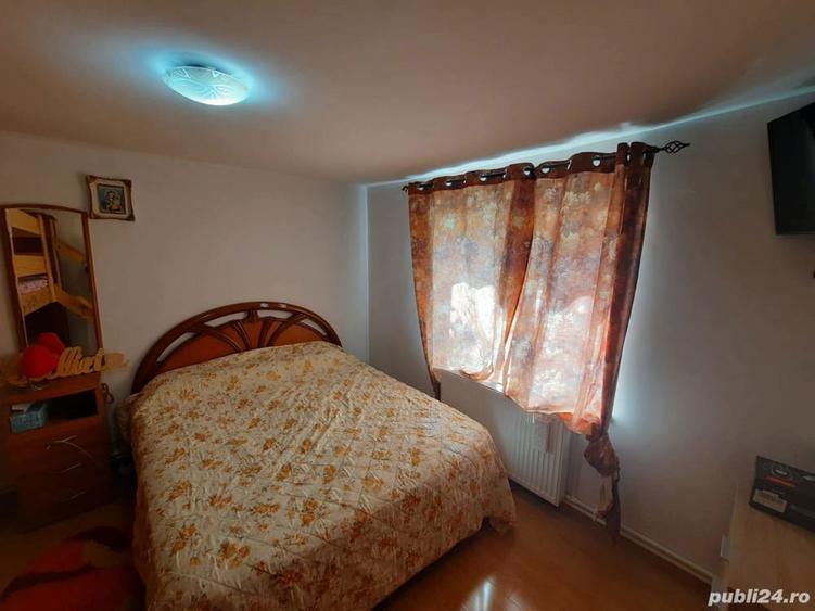 Vand casa cu curte si gradina - 4