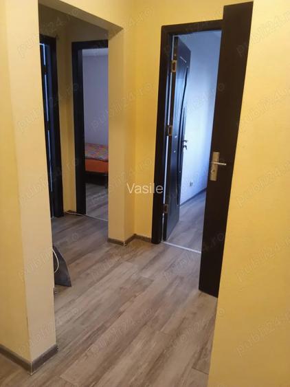 De vanzare apartament 3 camere decomandate