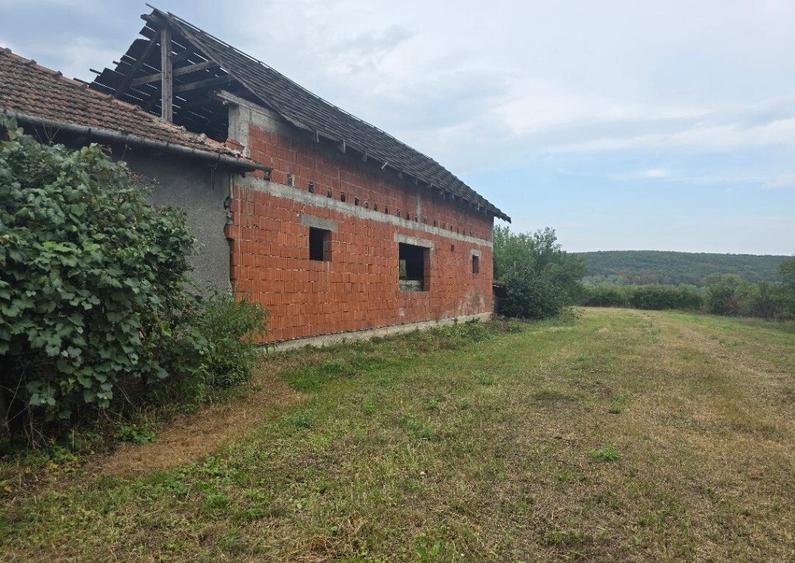 Casa loc SUMUGIU , sc 200 mp , parte veche si noua, ter 2670, sosea - 12