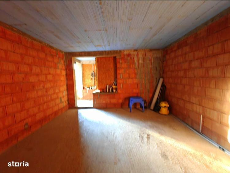 Ocazie! Vila 375 m.p. la rosu, langa padurea Odoreanu - doar 175.000E - 10