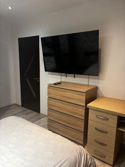 Inchiriez apartament 2 camere zona Tractorul - 4