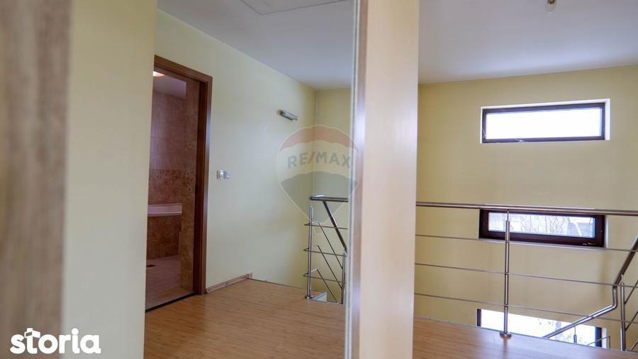 Casa / Vila cu 5 camere de vanzare - 15