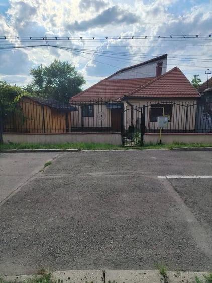 Casă cu Teren 2 Mp în Central