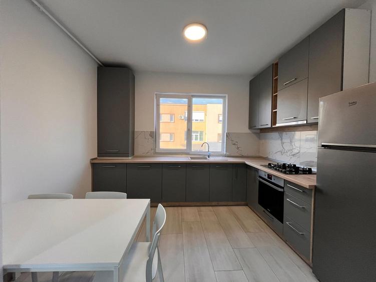 APARTAMENT CU 2 CAMERE IN SPATE LA SELGROS-CL ARADULUI la 450 euro - 2