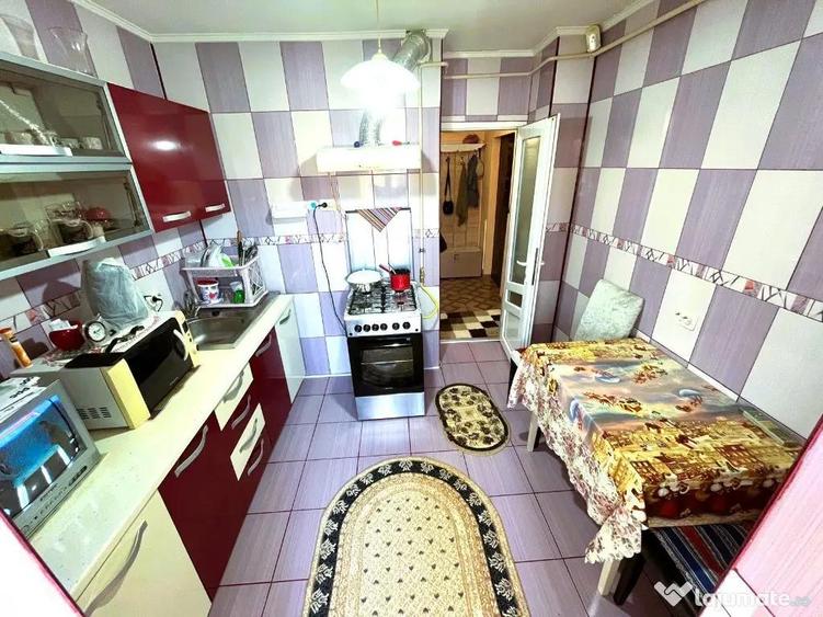 Apartament cu 3 camere decomandat în E3