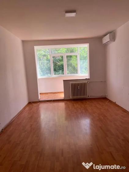 Apartament cu 2 camere decomandat în Baba Novac