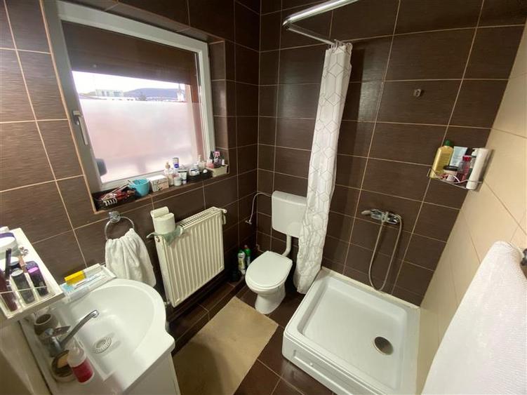 Casa cu 4 camere+spatiu comercial de vanzare in Unirii - 10