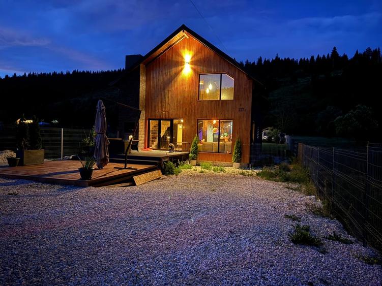 Leresti Arges Vila 4 camere, 2024, 180mp zona linistita de munte, teren 900mp - 2