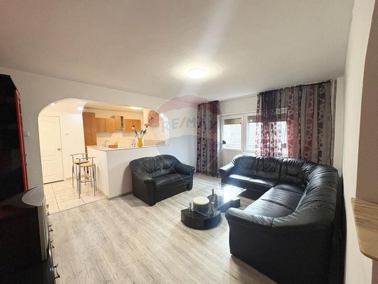 Apartament cu 2 camere de închiriat în Micalaca zona 300 - 3