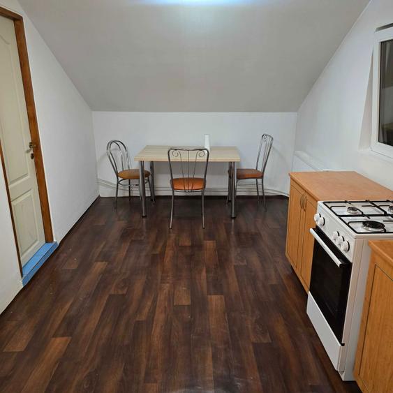Proprietar inchiriez apartament o camera spatios - 5