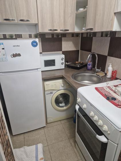 Inchiriez garsoniera - 2