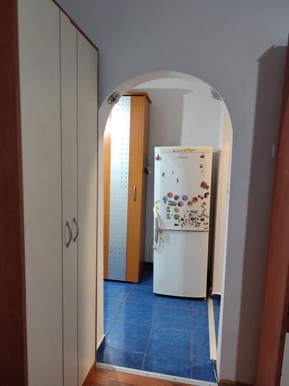 Ap 1 cam decomandat cu balcon cada mare geam la baie si loc de parcare - 10