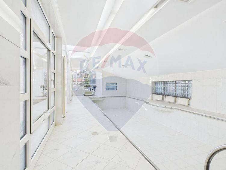 Vilă spectaculoasă în Balotești, curte 5000 mp si piscina interioara - 6