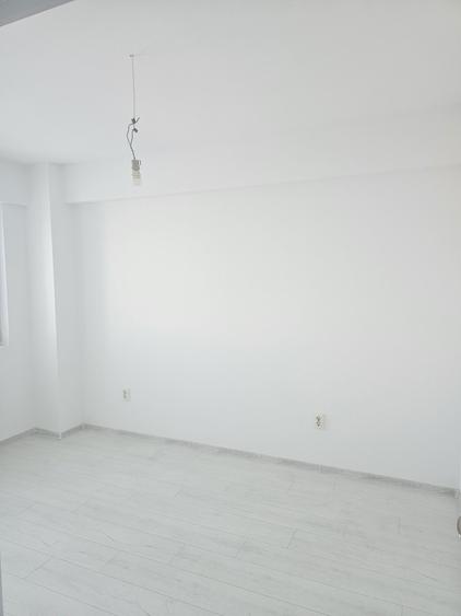 Vind apartament Otopeni Bloc nou si parcare - 5