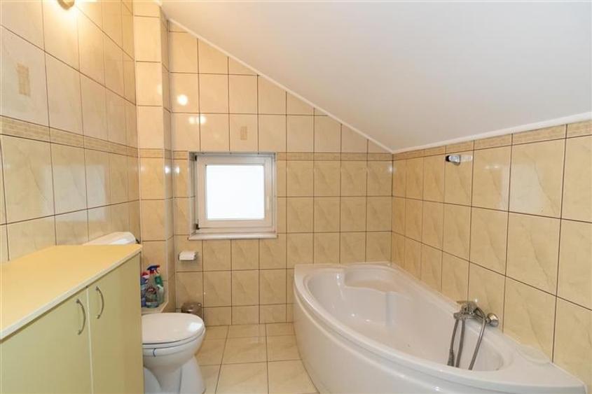 Resedinta cu atmosfera familiara,peisaj imersiv,amplasare premium,Zarnesti,Braso - 41