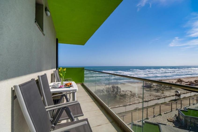 Alezzi Beach | Apartament cu vedere frontala , prima linie pe plaja - 8