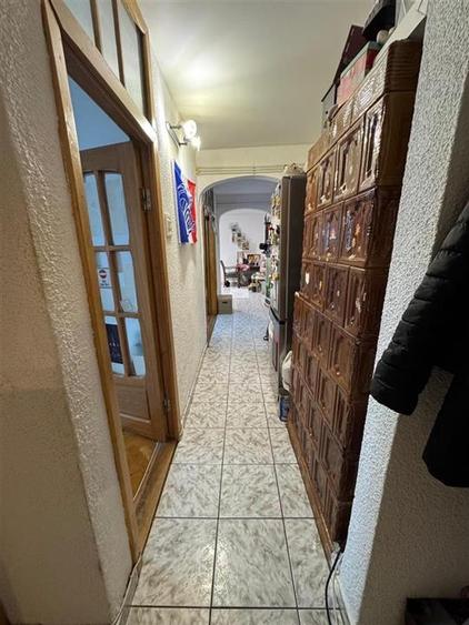 3 camere, etaj 3 cu acoperis, 2 balcoane , 2 bai, zona centrala - 15