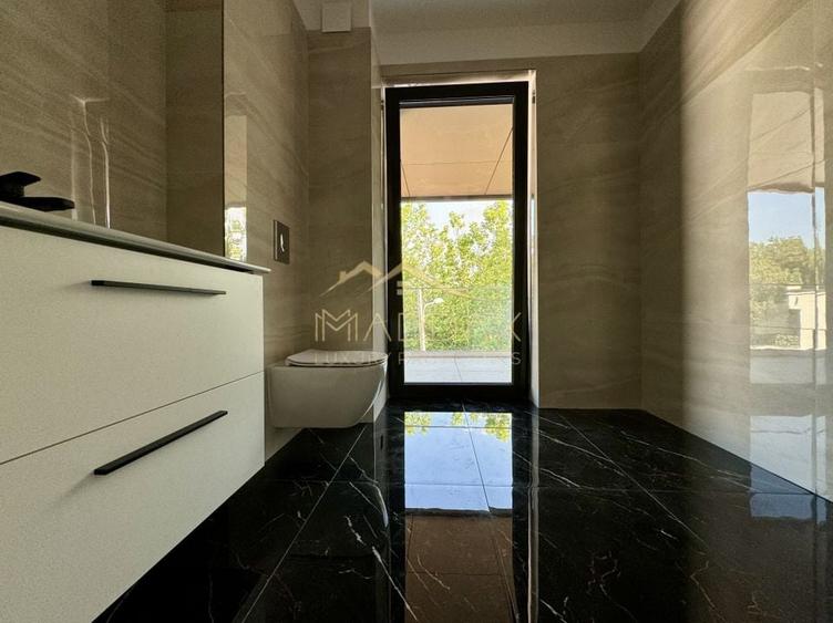 Vila cu 5 camere  *366mp* / Curte privată *315mp* / Pipera - Lake View - 33