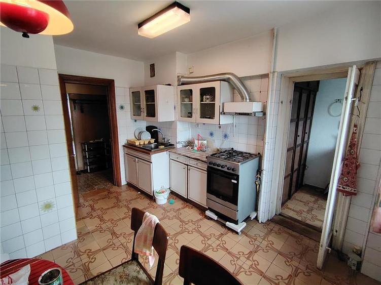 Apartament 3 camere zona Ion Mihalache cu Turda constructie 1984 - 1