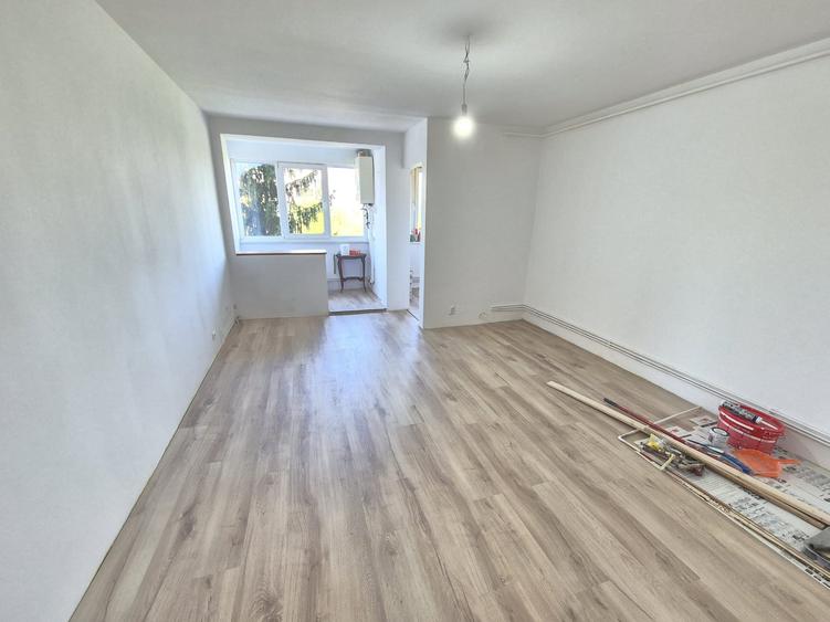 Vanzare garsoniera  zona Astra Str.Soarelui etajul 4 din 9 bloc cu 2 lifturi - 6